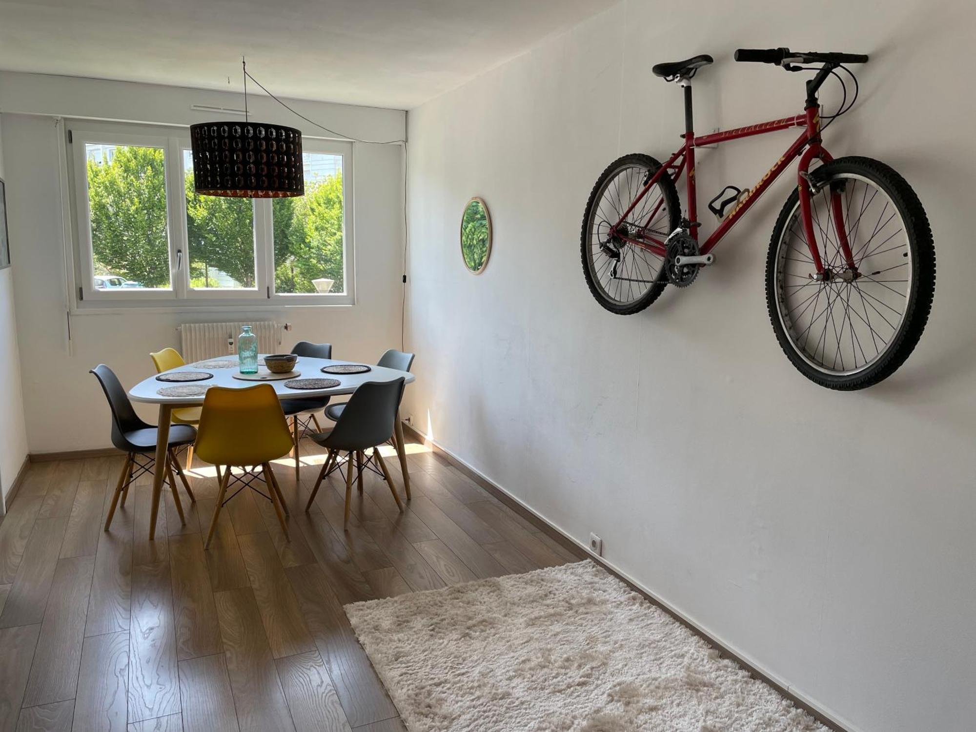Chaleureux Appartement. دينان المظهر الخارجي الصورة